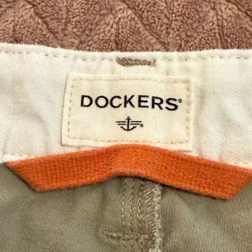 Dockers Mens Classic Fit Khaki Chino Shorts Tan Beige 100% Cotton Size 40